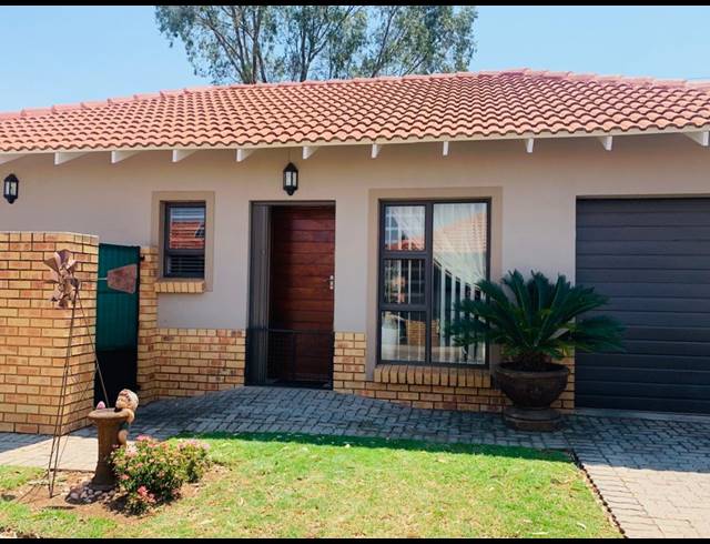 2 BEDROOM RETIREMENT UNIT FOR SALE IN JORDAAN PARK